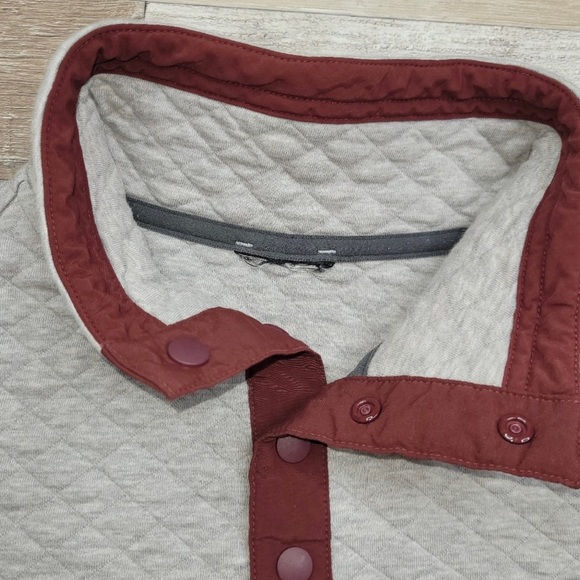 Patagonia Quilted Pullover Gray Maroon - Picture 8 of 8